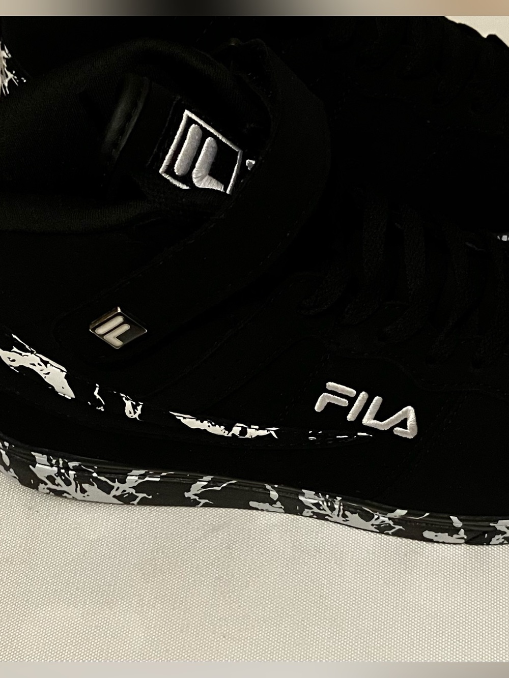 New without Tags Fila Vulc 13 Marble high-top sneaker women size 7 Black/White - Picture 3 of 12